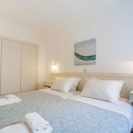 Solar Do Sol Αλμπουφέιρα